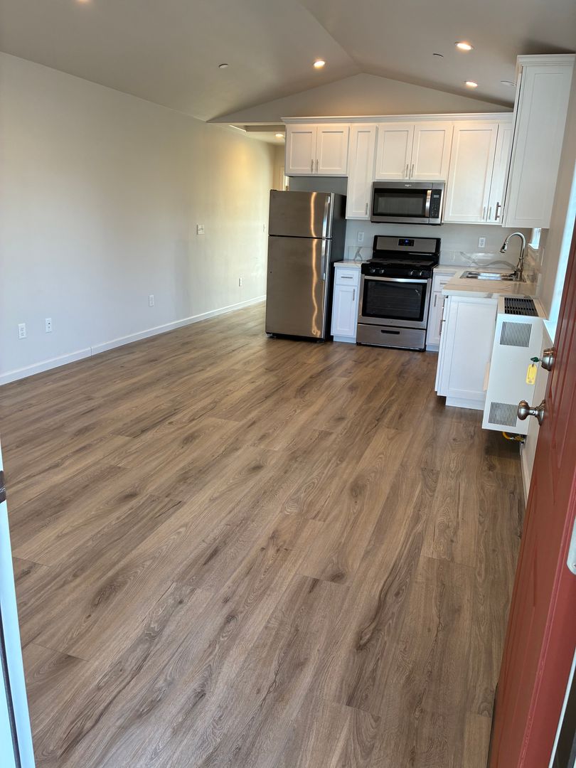 McKinleyville House: 2046 1st Ave