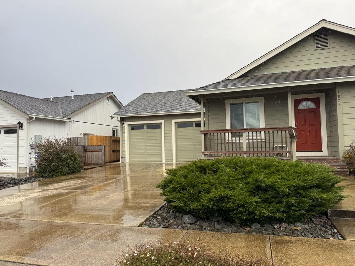 McKinleyville Apartment: 1879 Maplewood