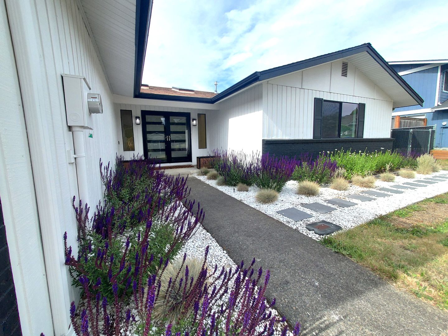 Tacoma House: 10405 100th Street SW