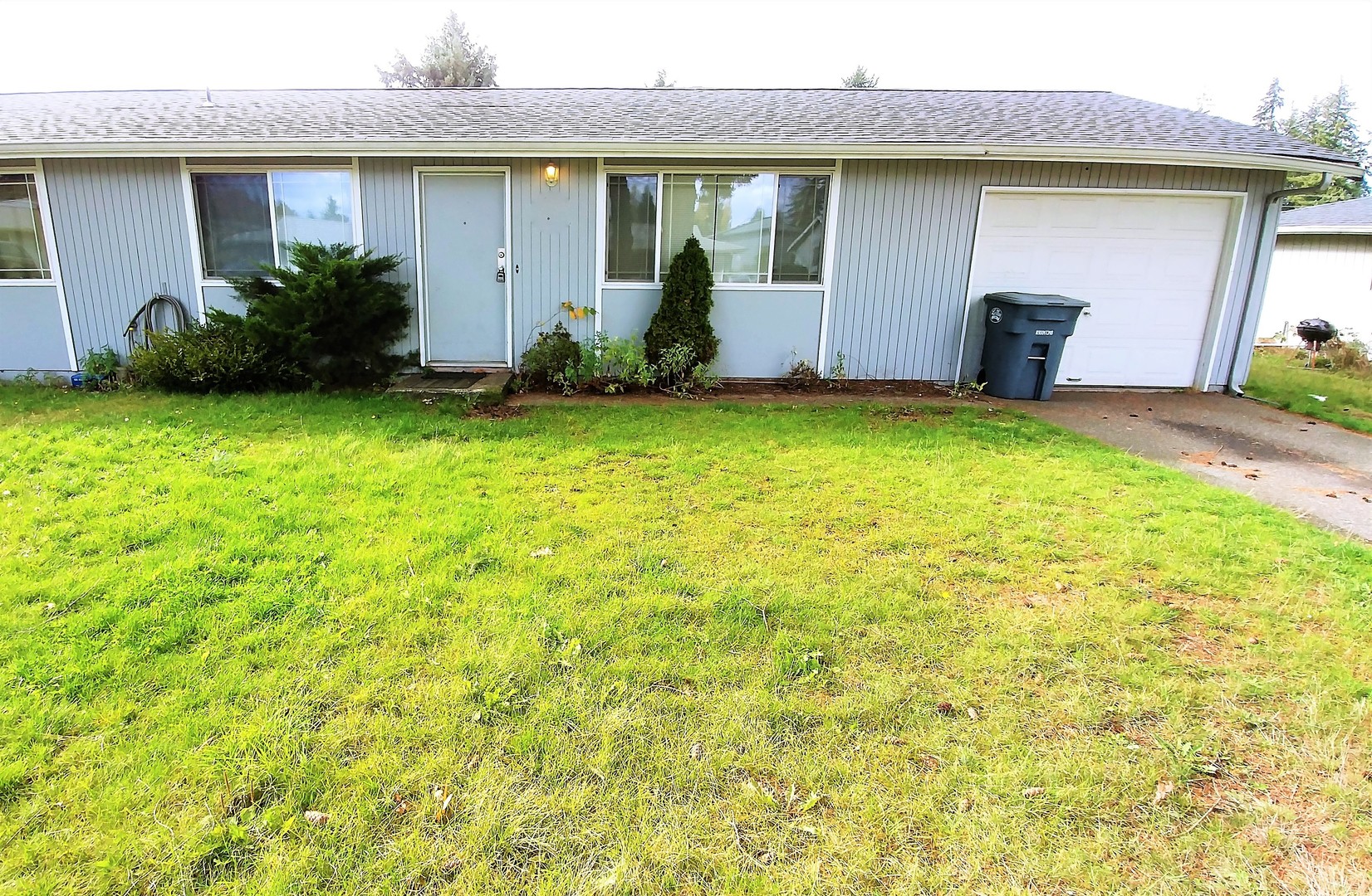 Lakewood Apartment: 3102 92nd St South