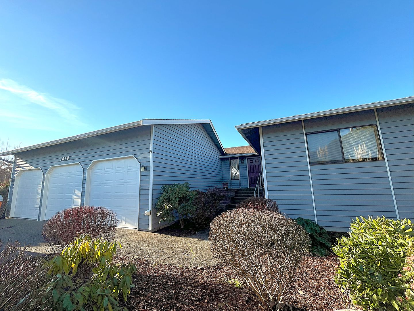 Tacoma House: 1870 N Skyline Drive