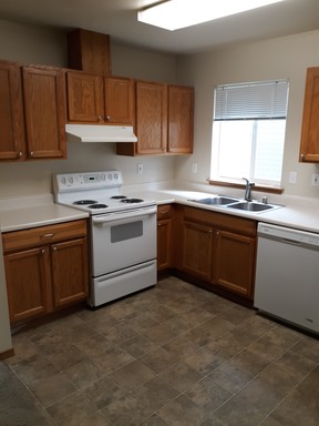 Across from TCC, One Bedroom Calling Your Name! – photo 1