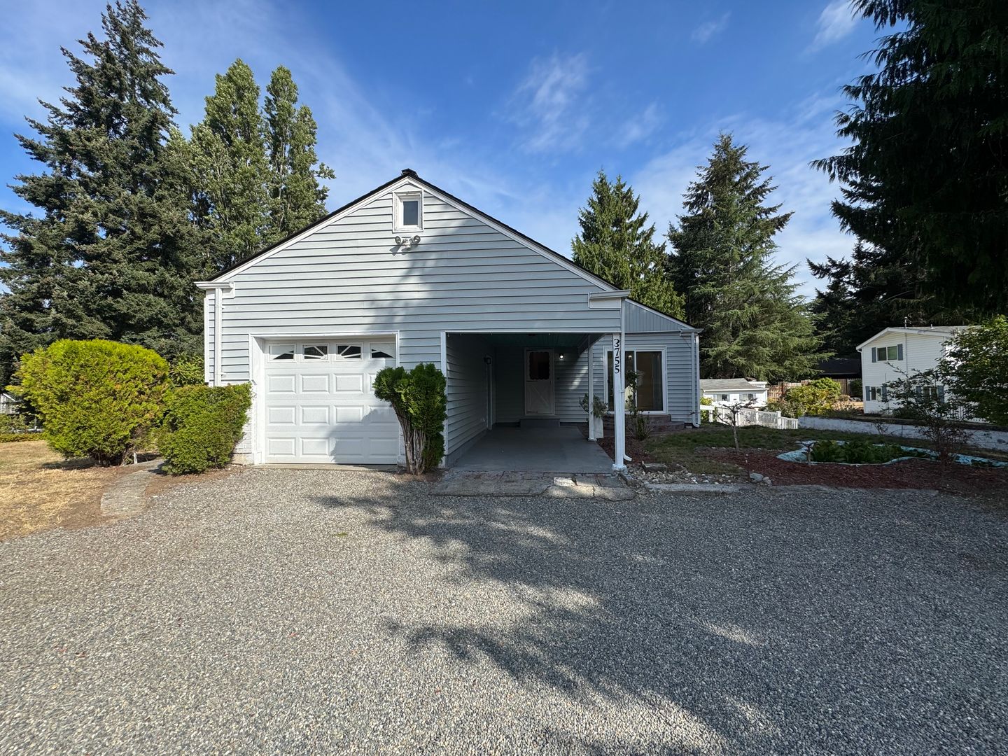 University Place House: 3755 Sunset Dr. W