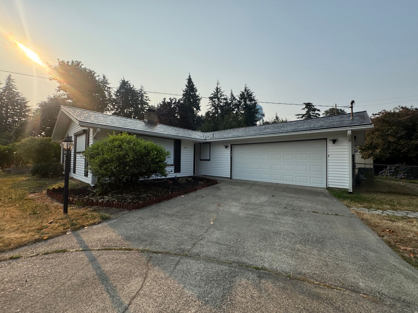 Lakewood House: 9901 Farwest Dr SW