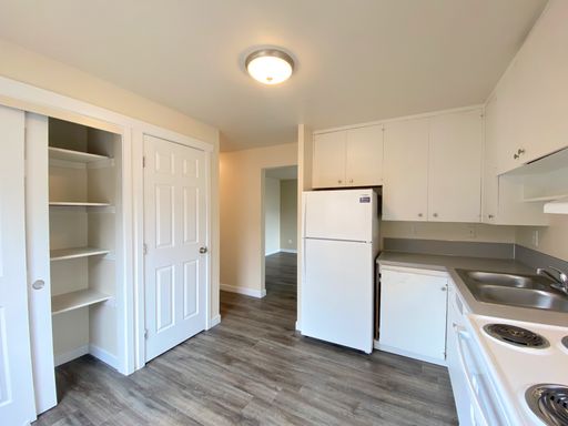 Summer Ending MOVE IN SPECIAL! – photo 1