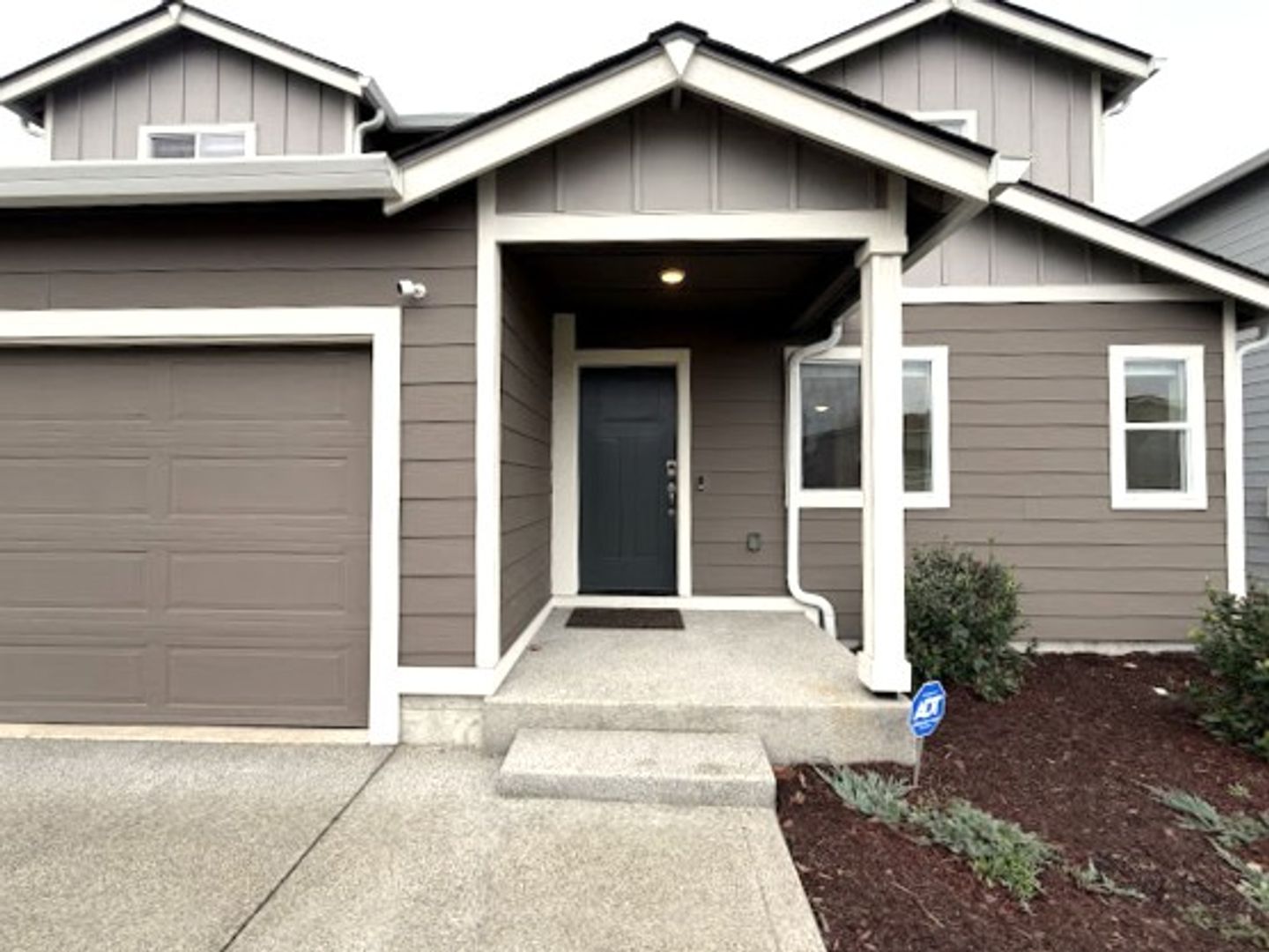 Yelm House: 15182 Iverson Loop SE