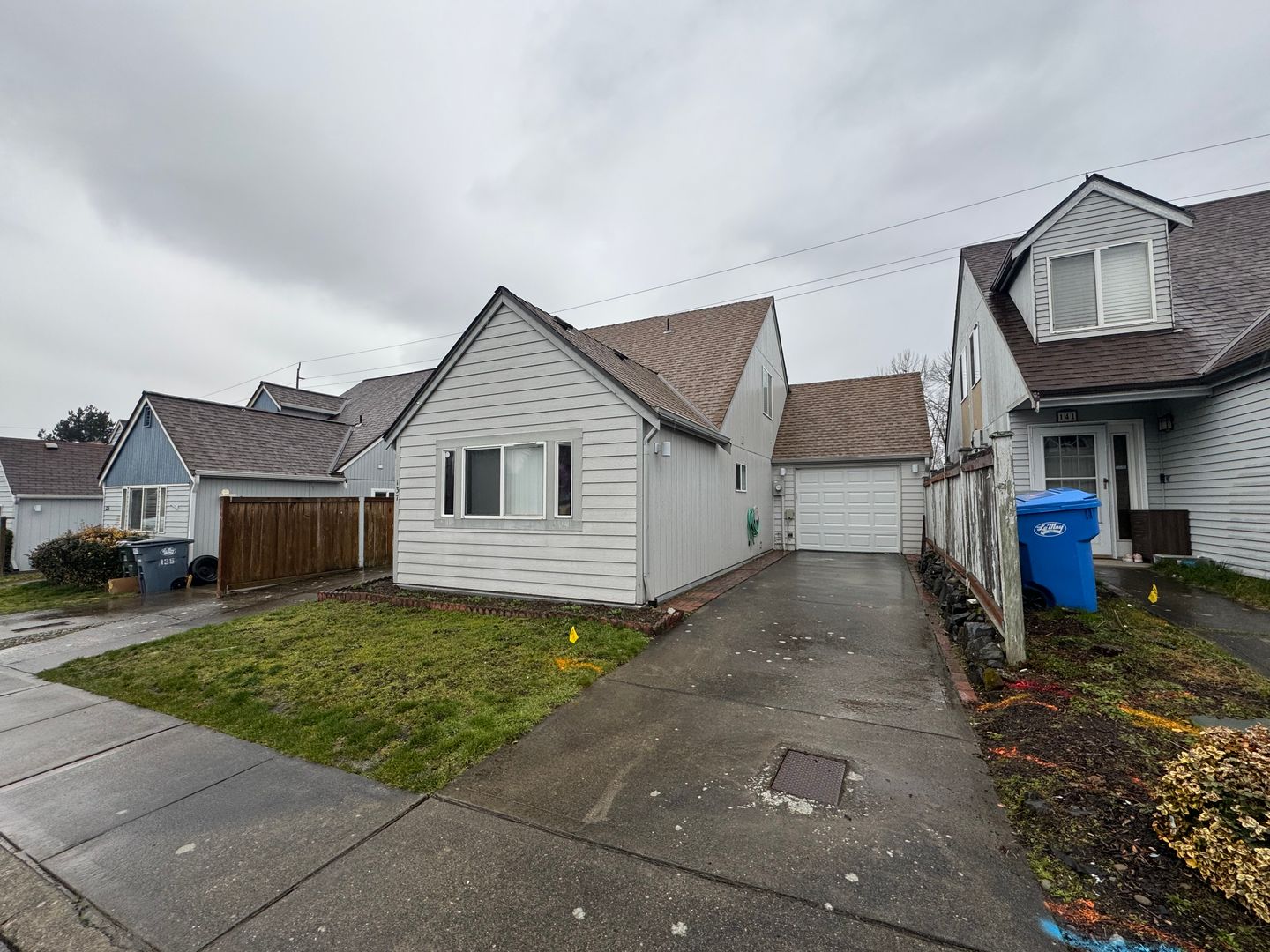 Tacoma House: 137 99th St Ct E