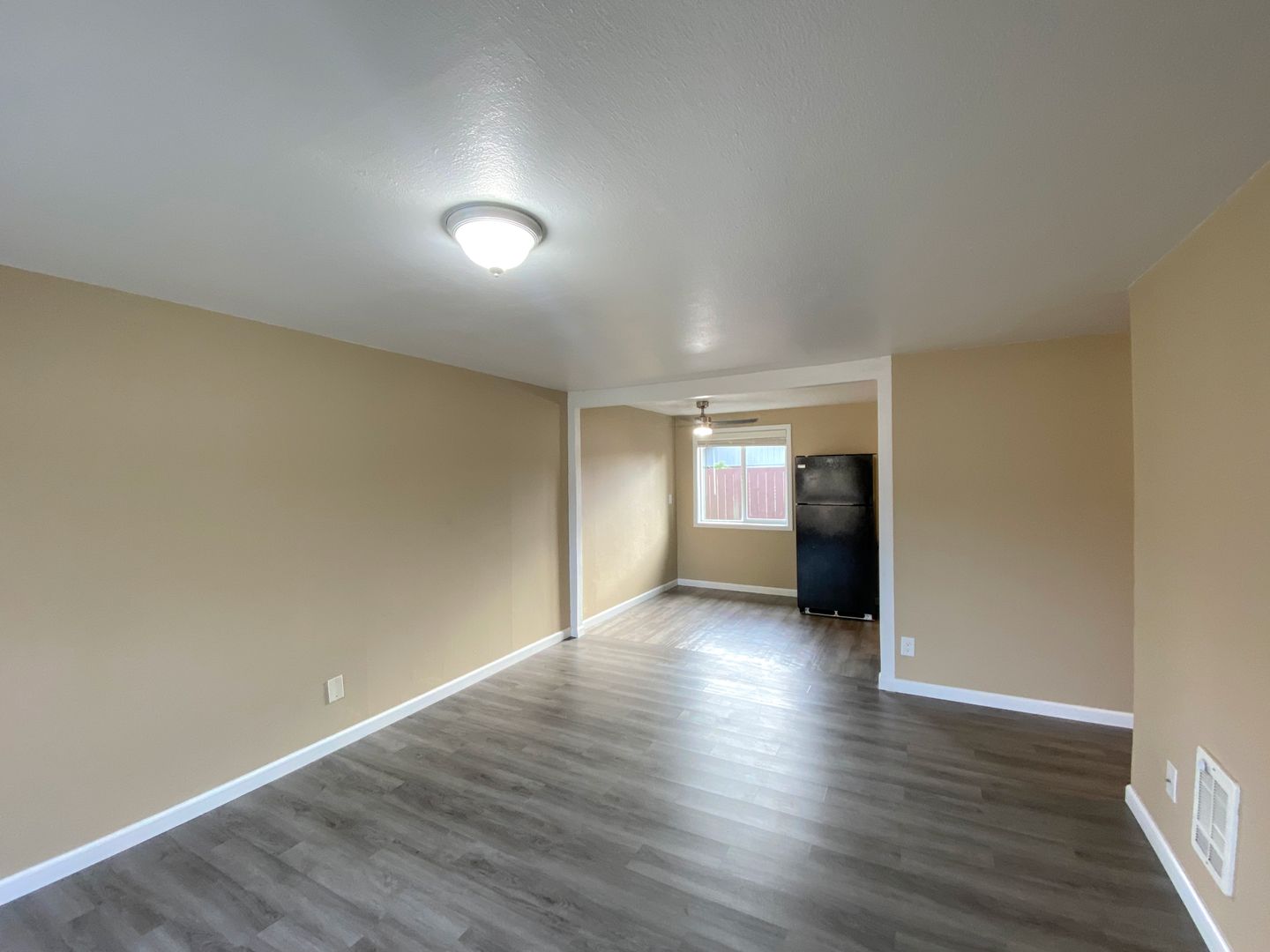 Lakewood Apartment: 8814-8815 Lochburn Lane SW