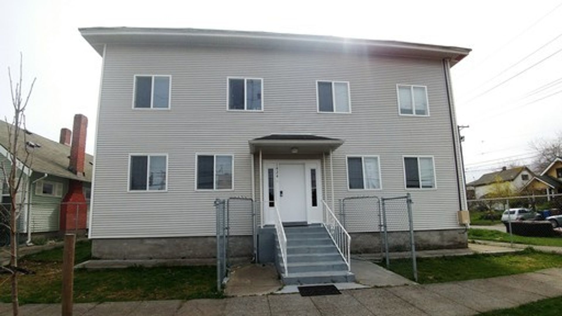 Tacoma Apartment: 1424 Earnest S. Brazill Street