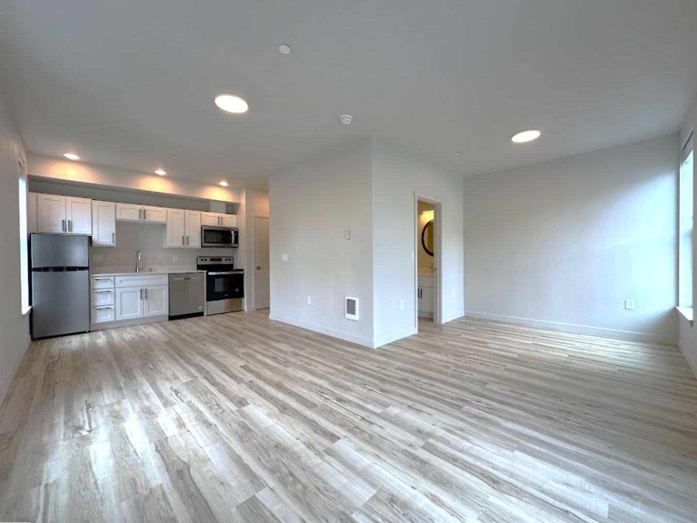 Tacoma Apartment: 810 Yakima Ave