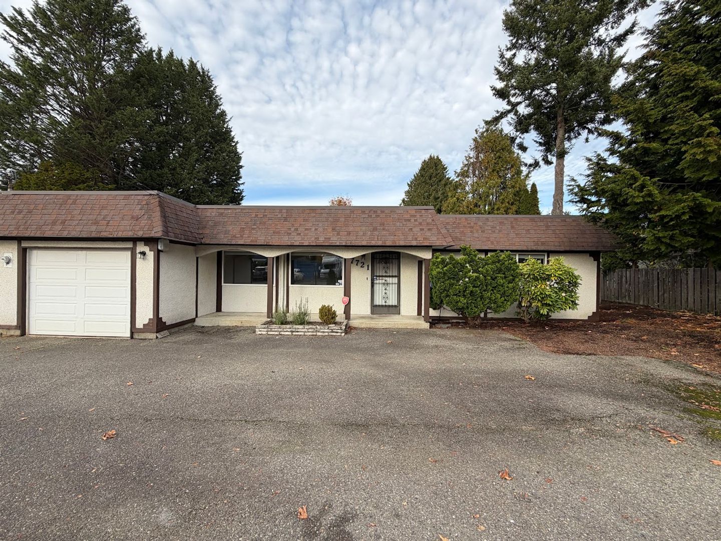 University Place Apartment: 7721 23rd Ave West