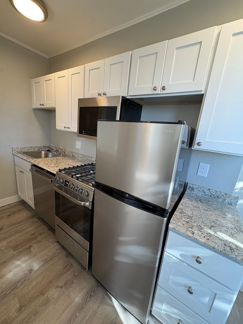 Beverly Apartment: 68 Cabot