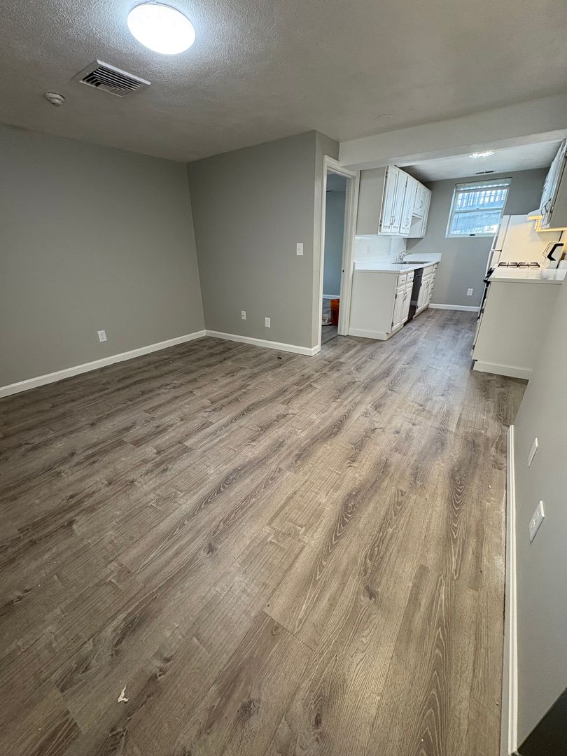 Beverly Apartment: 72 Cabot