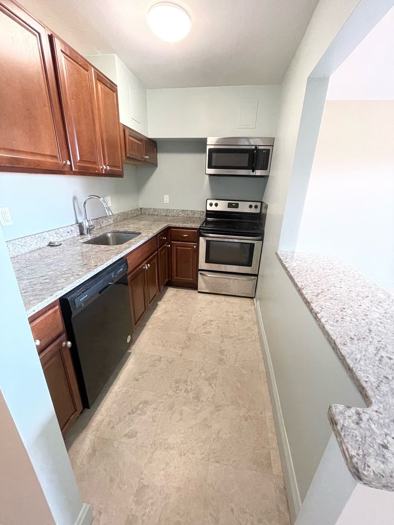 Beverly Apartment: 80 Herrick St.