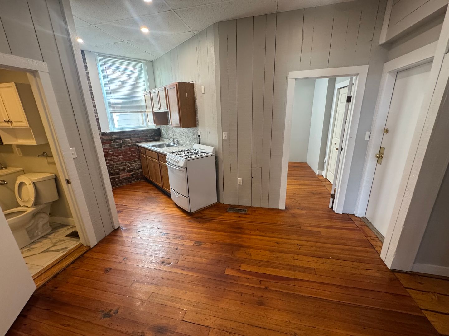 Beverly Apartment: 85-89 Cabot Street