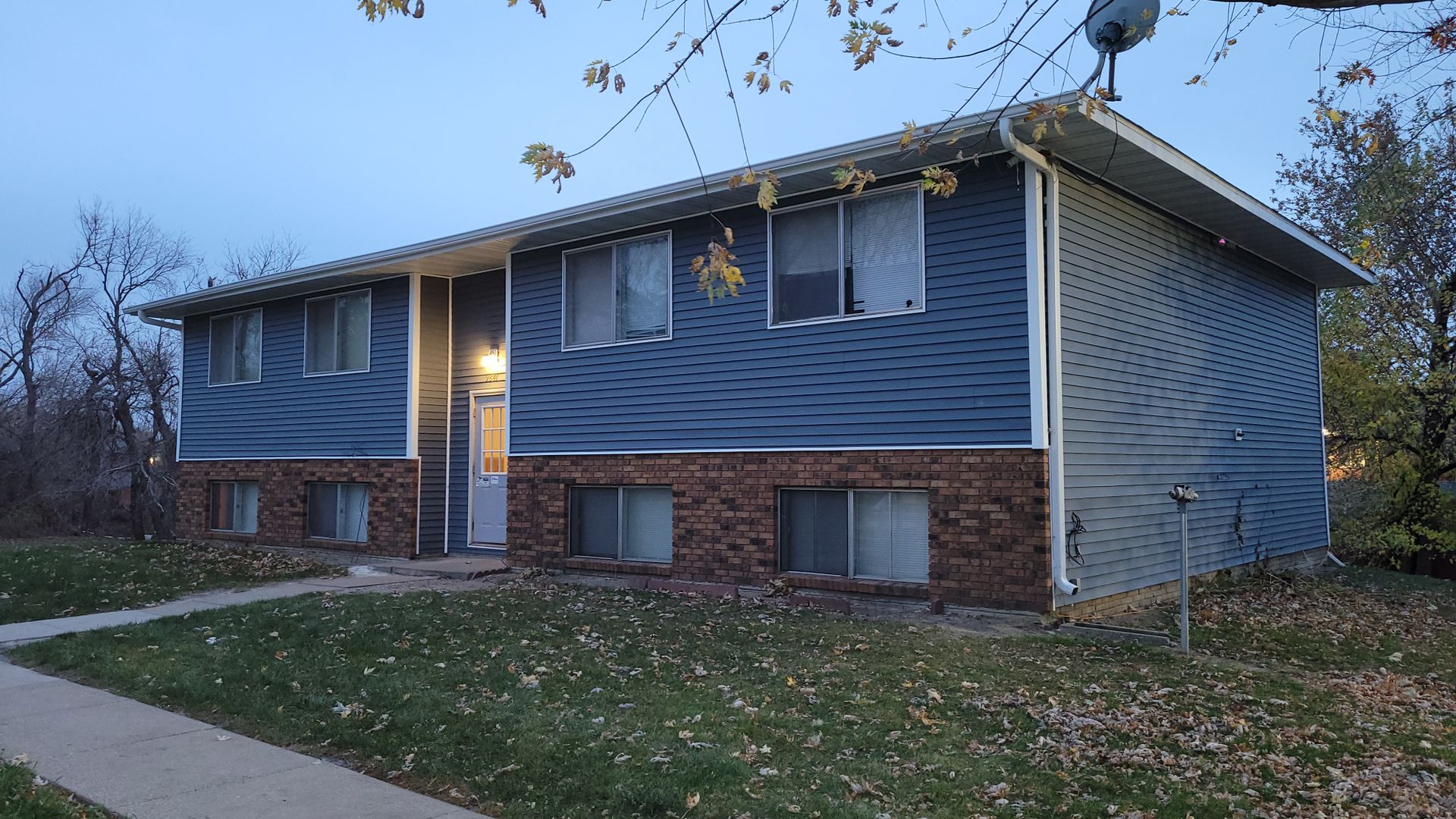 Cedar Rapids Apartment: 2841 Cory Court SW