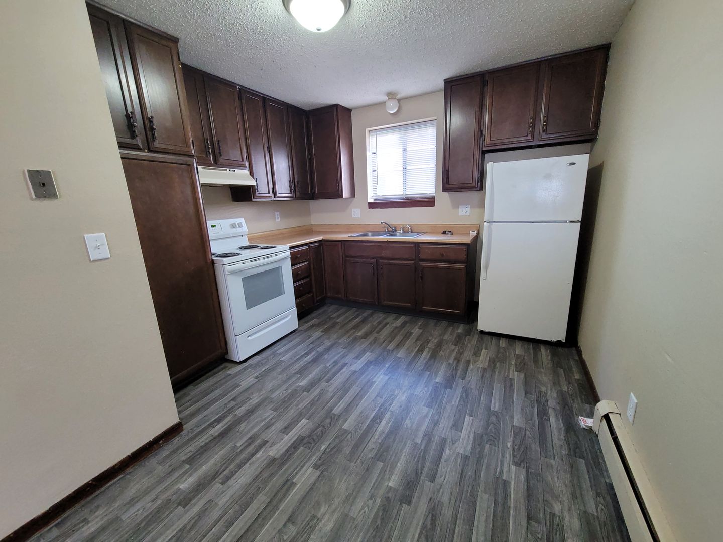 Hiawatha Apartment: 760 Brandon Ave