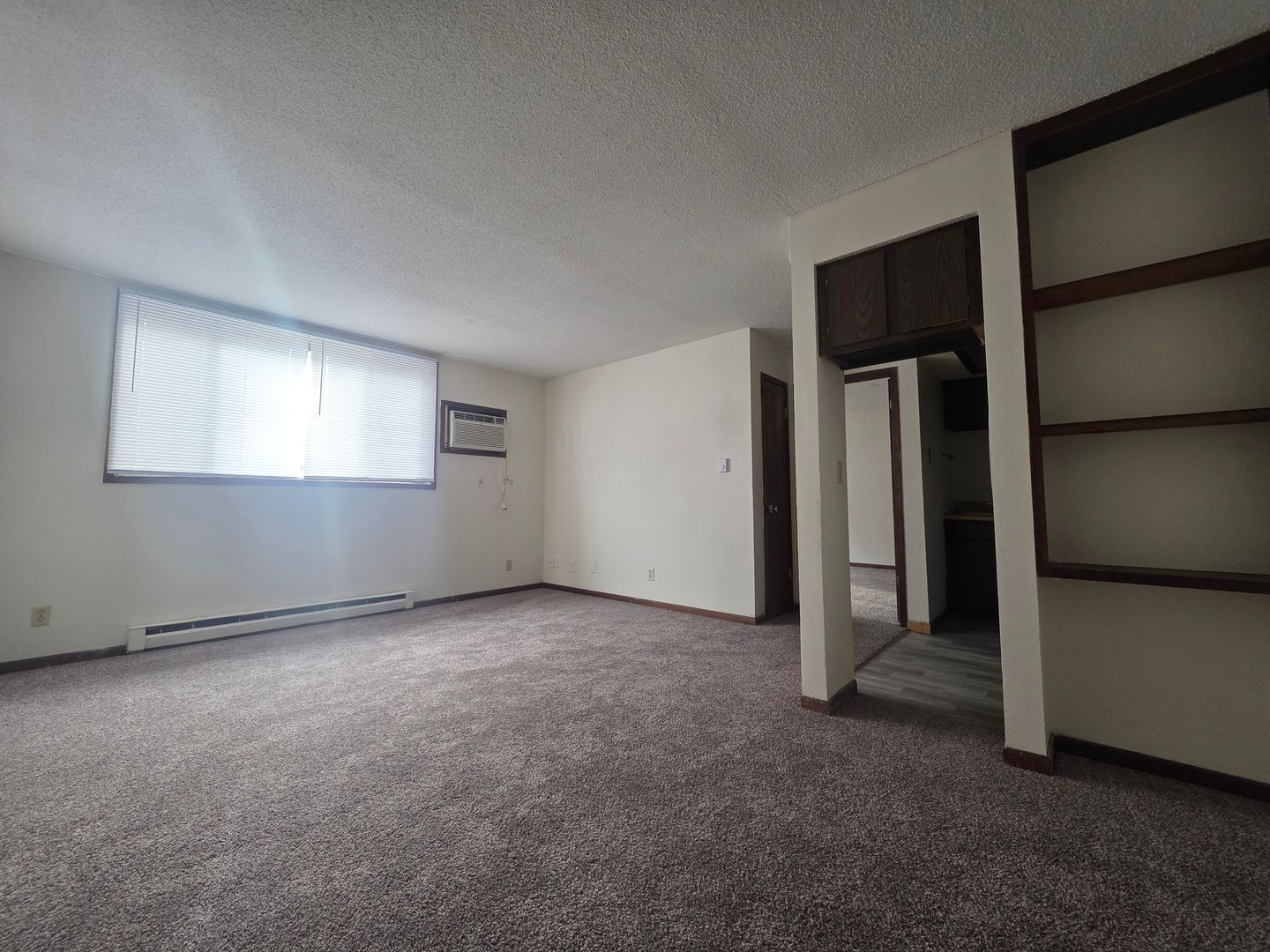 Cedar Rapids Apartment: 133-137 29th St Dr SE