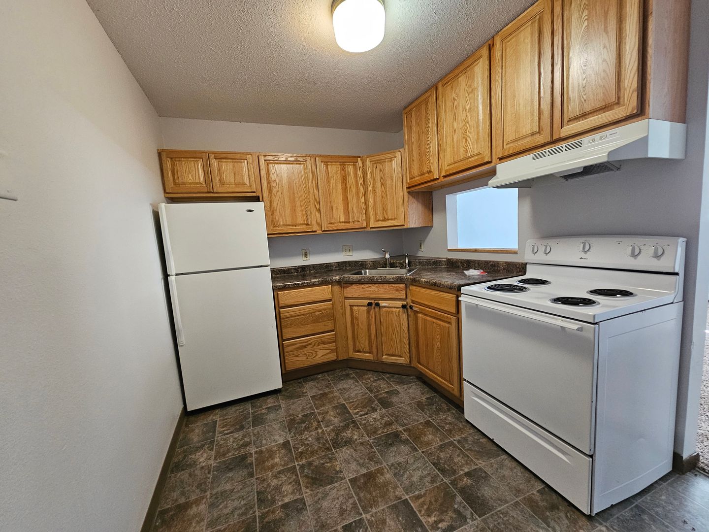 Cedar Rapids Apartment: 330 29th Street Drive SE