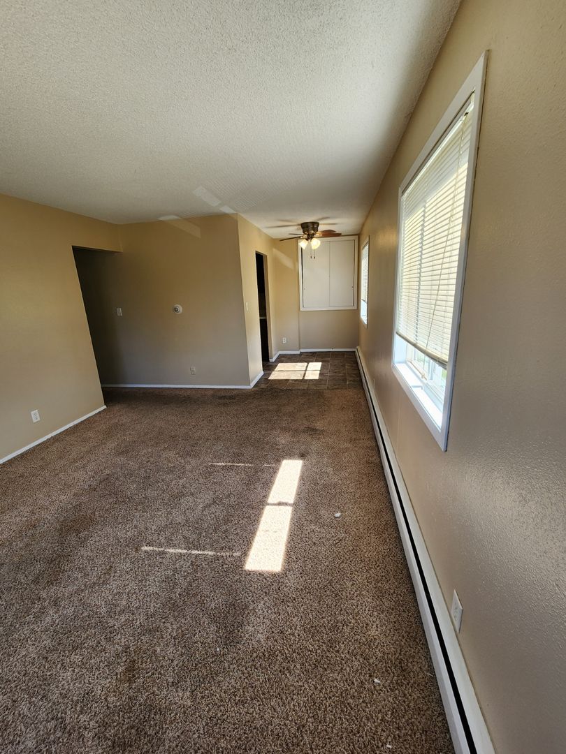 Cedar Rapids Apartment: 125 20th Avenue SW