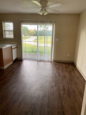 Spacious 3 bed/1.5 bath unit in Nevada! – photo 1