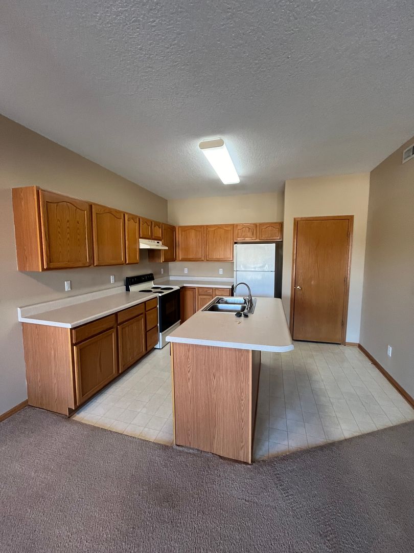 1820 S 13th Ave I, Newton, IA 50208