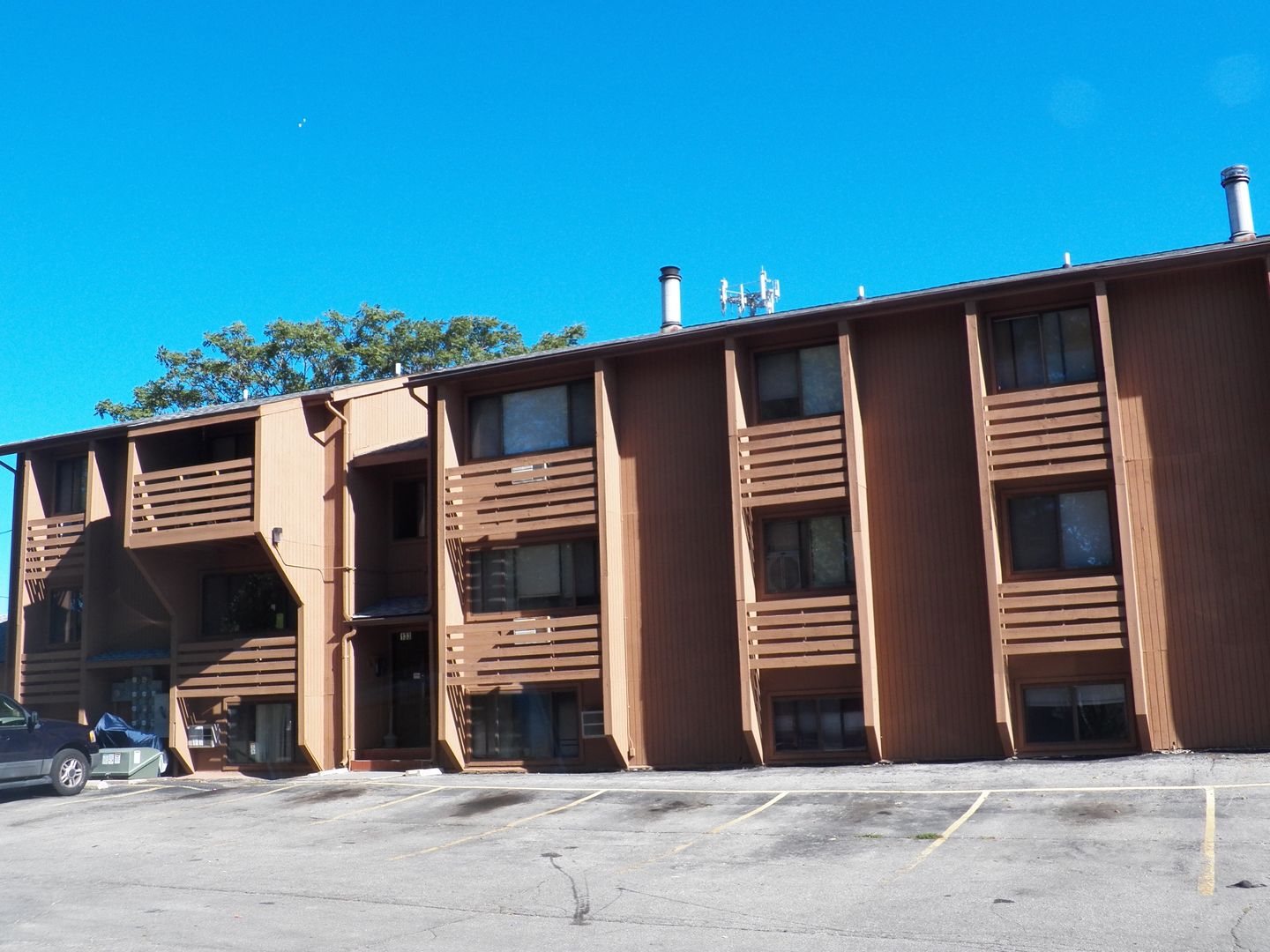 Cedar Rapids Apartment: 133-137 29th St Dr SE