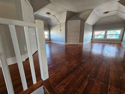 Super nice studio loft, water paid, secure entry