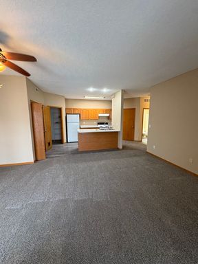 Spacious First Floor 2 Bed Unit with a Garage! – photo 1