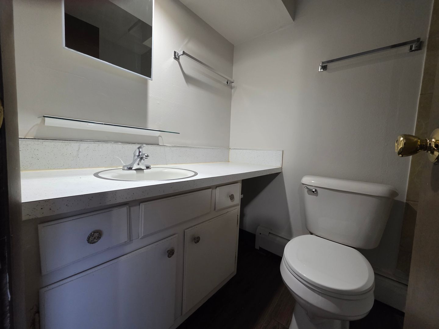 Cedar Rapids Apartment: 816 15th Avenue SW