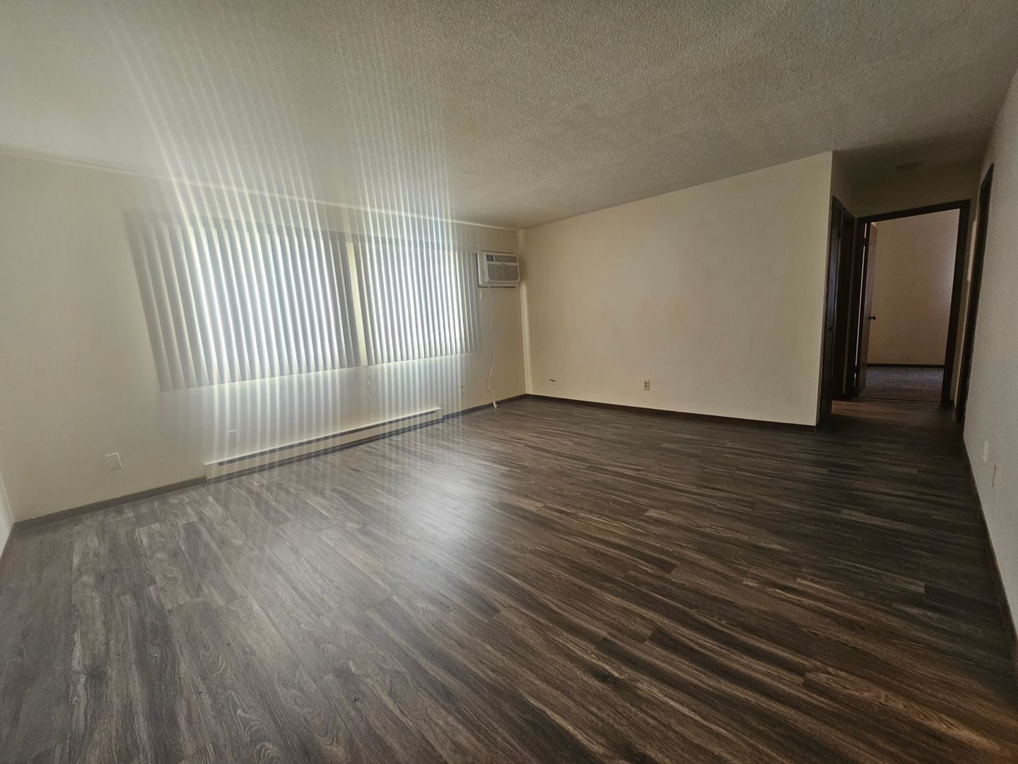 Cedar Rapids Apartment: 340 29th Street Drive SE