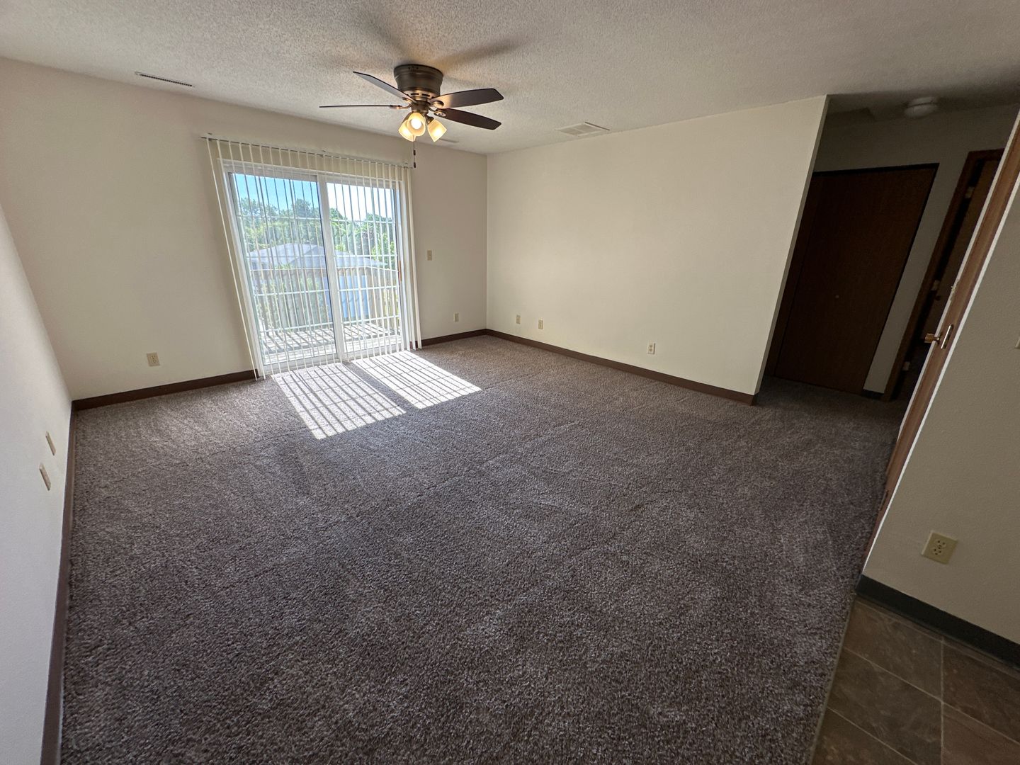 Hiawatha Apartment: 125 E Boyson Rd