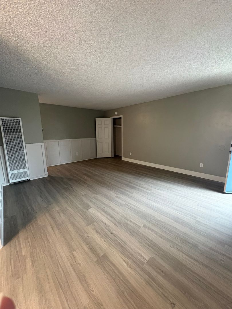 Imperial Beach Apartment: 1411-1417 Holly