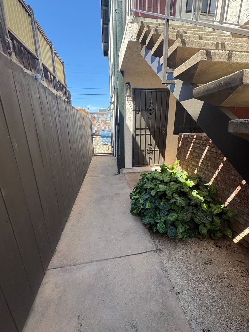 Imperial Beach House: 3958 Louisiana Street Unit 1