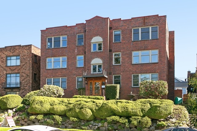 SEATTLE Apartment: 2032 YALE AVE E