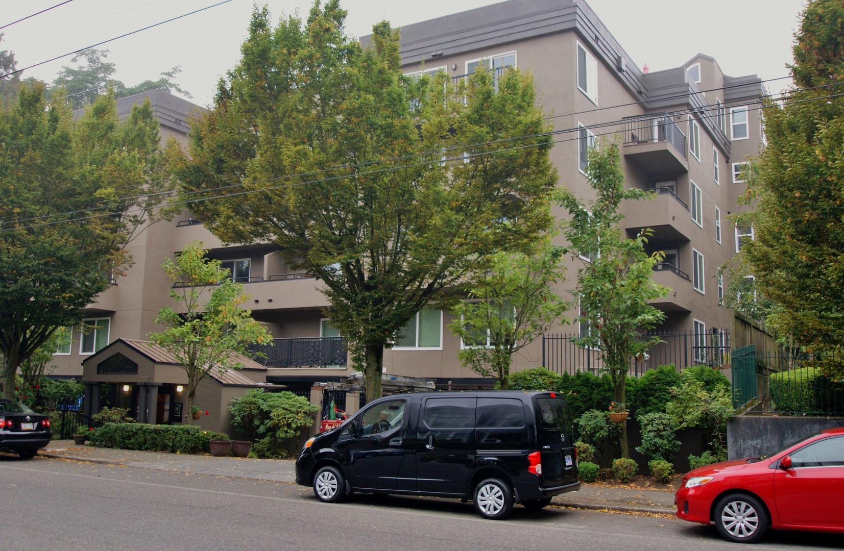 Seattle Apartment: 1813 19th Ave