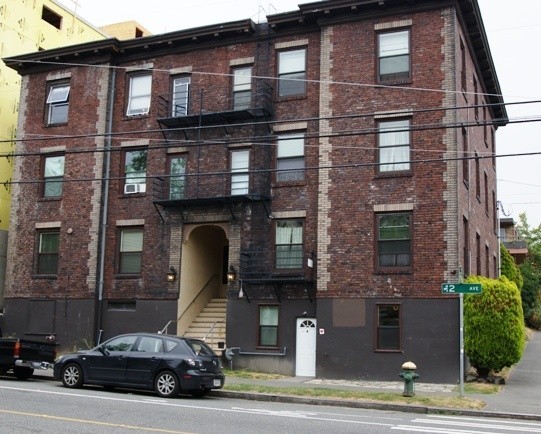 SEATTLE Apartment: 1802 12TH AVE