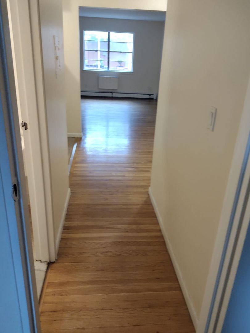 Guttenberg Apartment: 223 70th Street