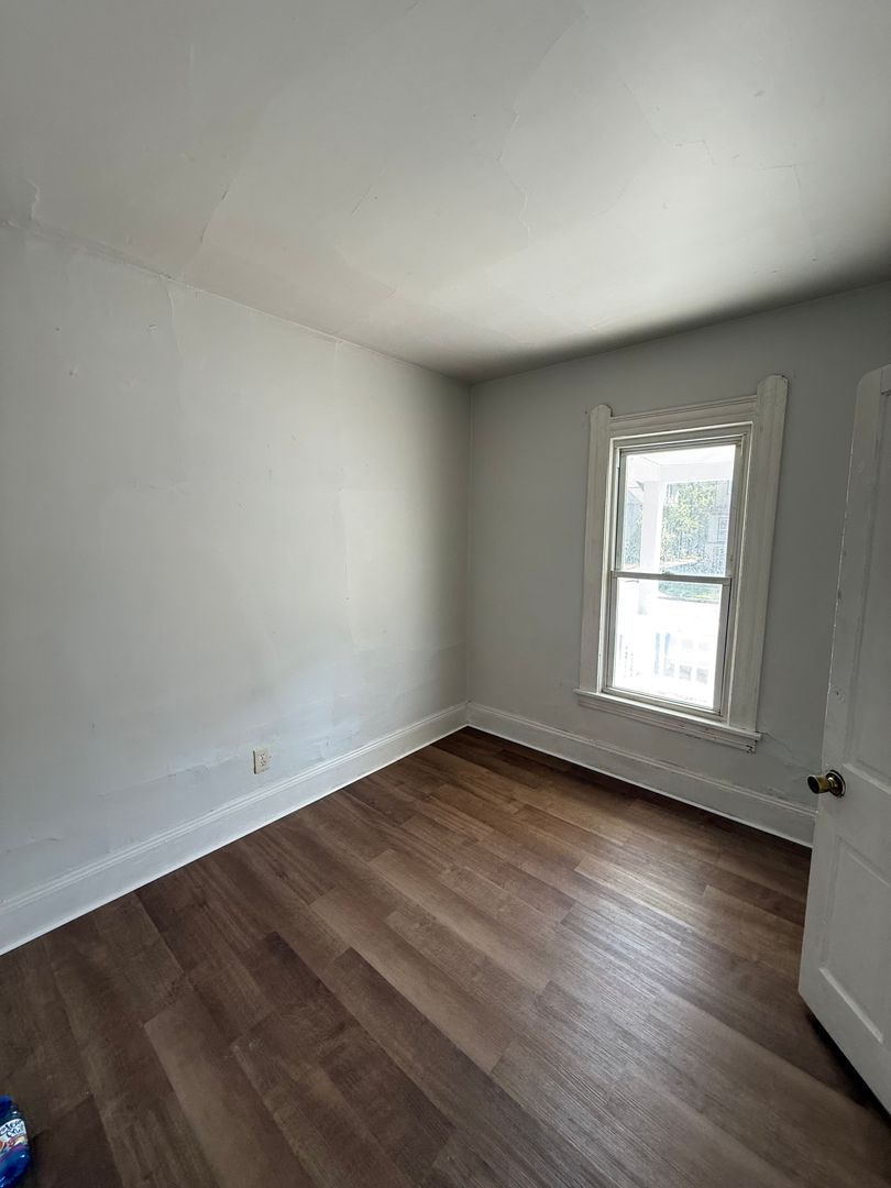 Lorain House: 3132 Elyria Ave