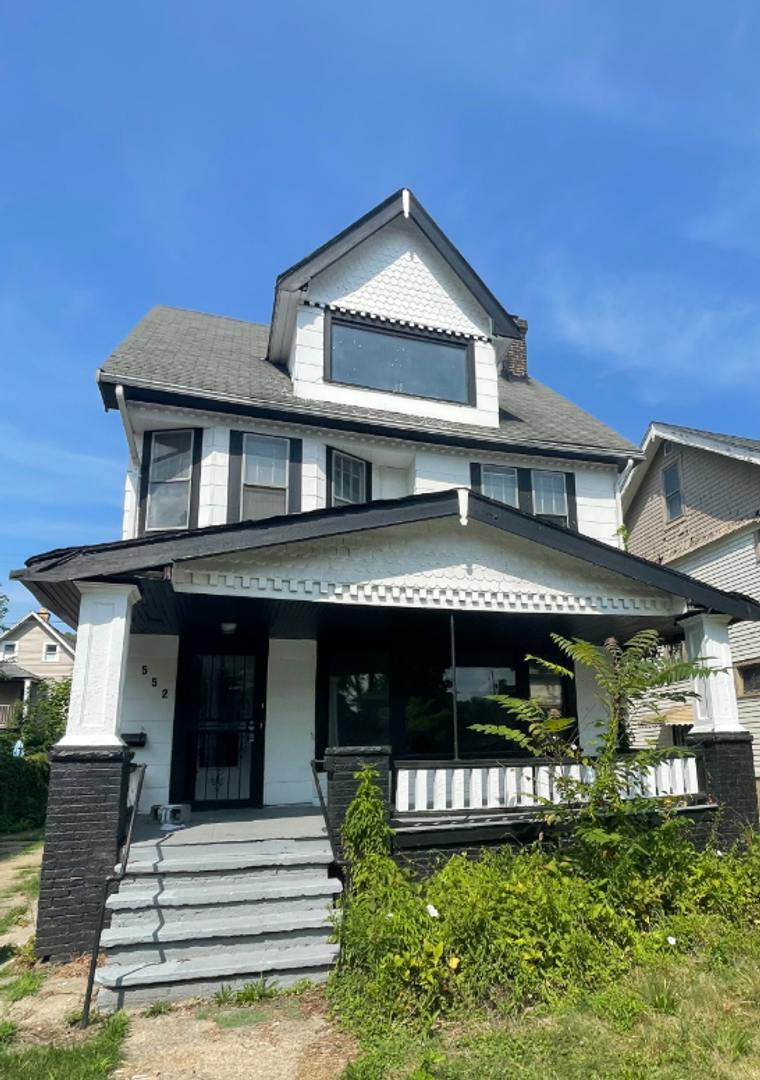 Cleveland House: 552 E 120th Street