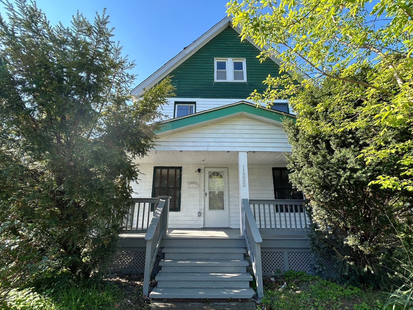 Cleveland House: 11220 Primrose Ave