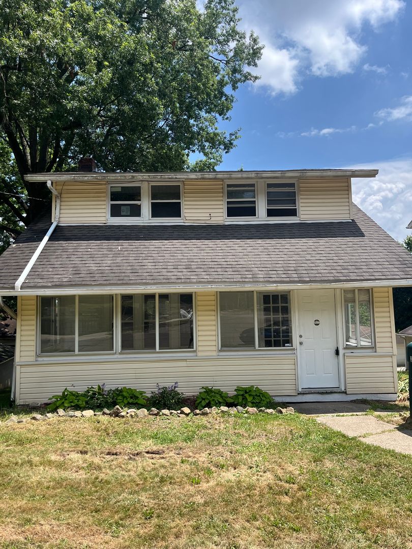 Akron House: 1299 Sunrise Dr