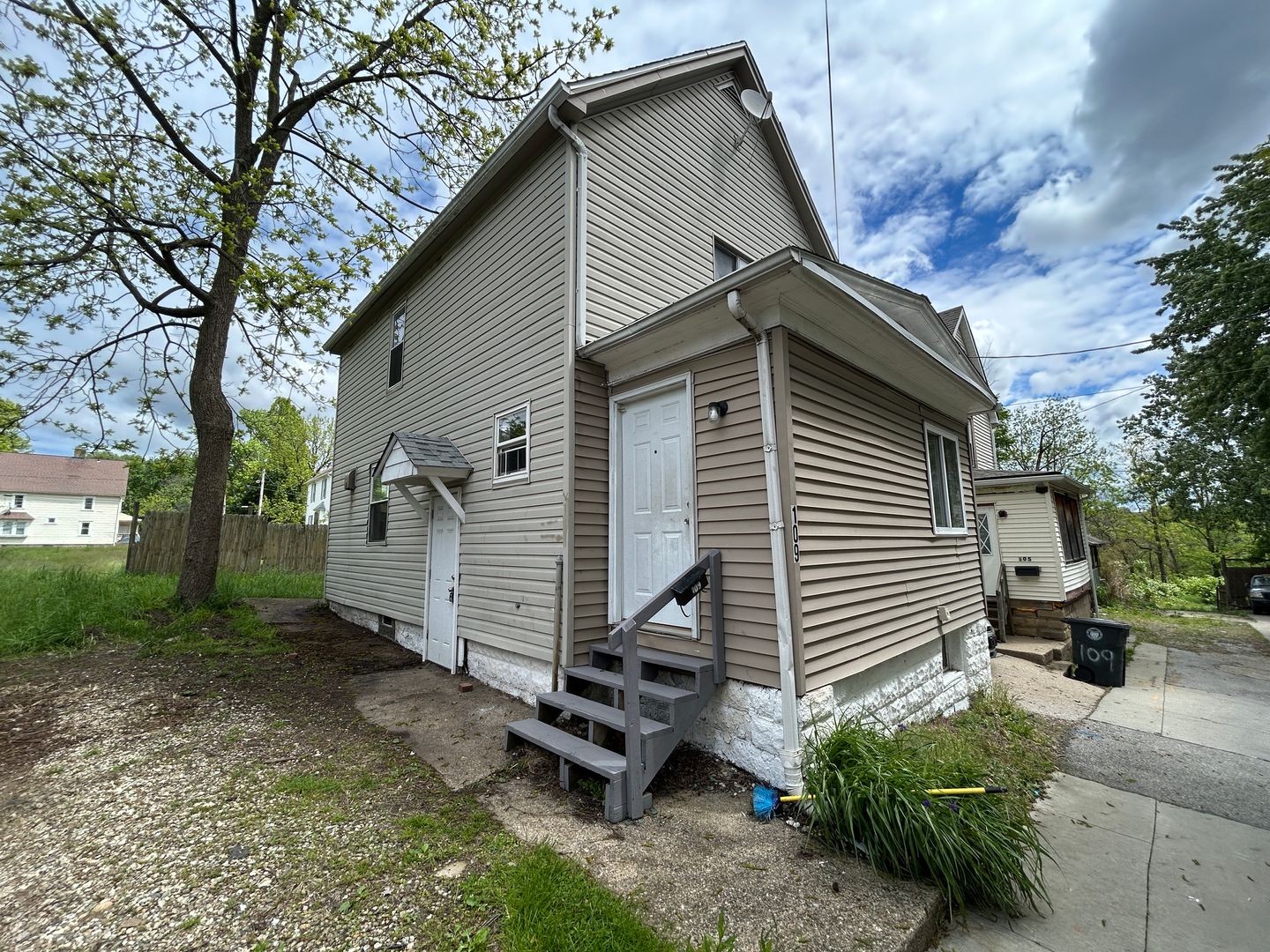 Akron House: 109 Kent Court