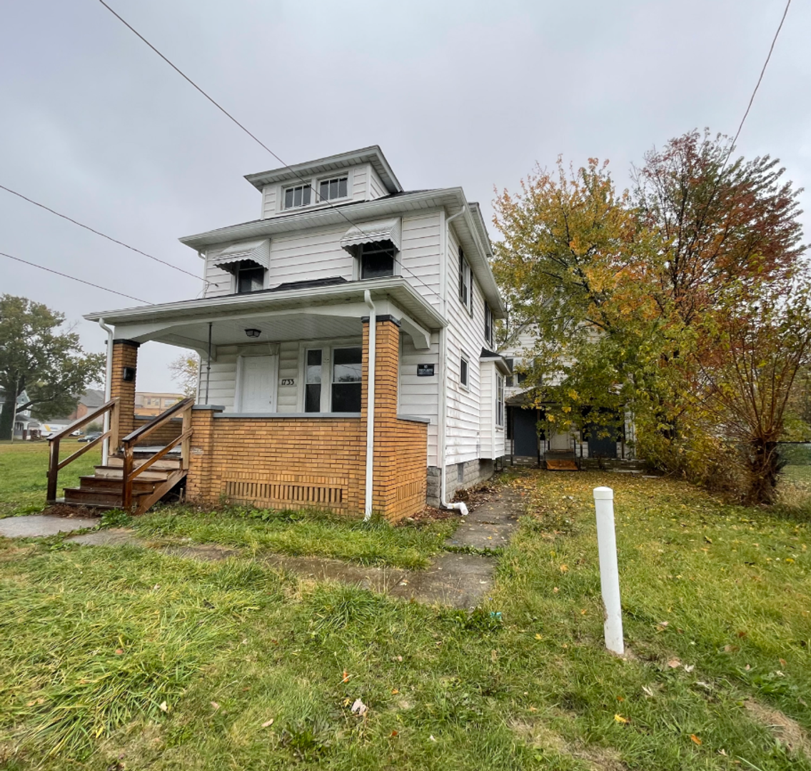 Lorain Apartment: 1733-1737 Long Ave