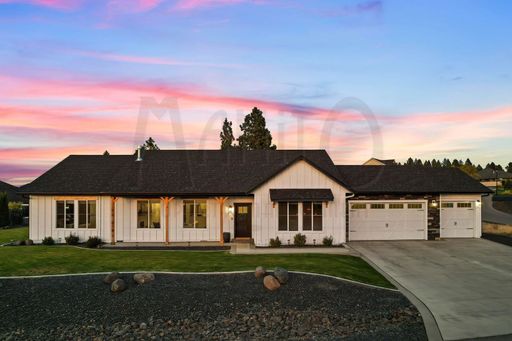 Beautiful Home in Red Fox Ridge Gated Community – photo 1