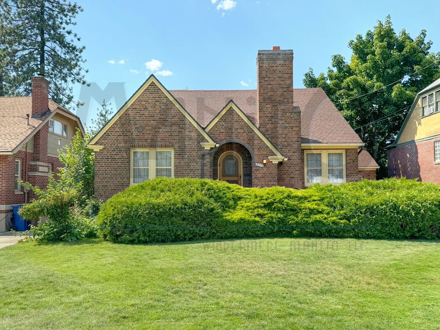 Spokane House: 3321 N Columbia Circle