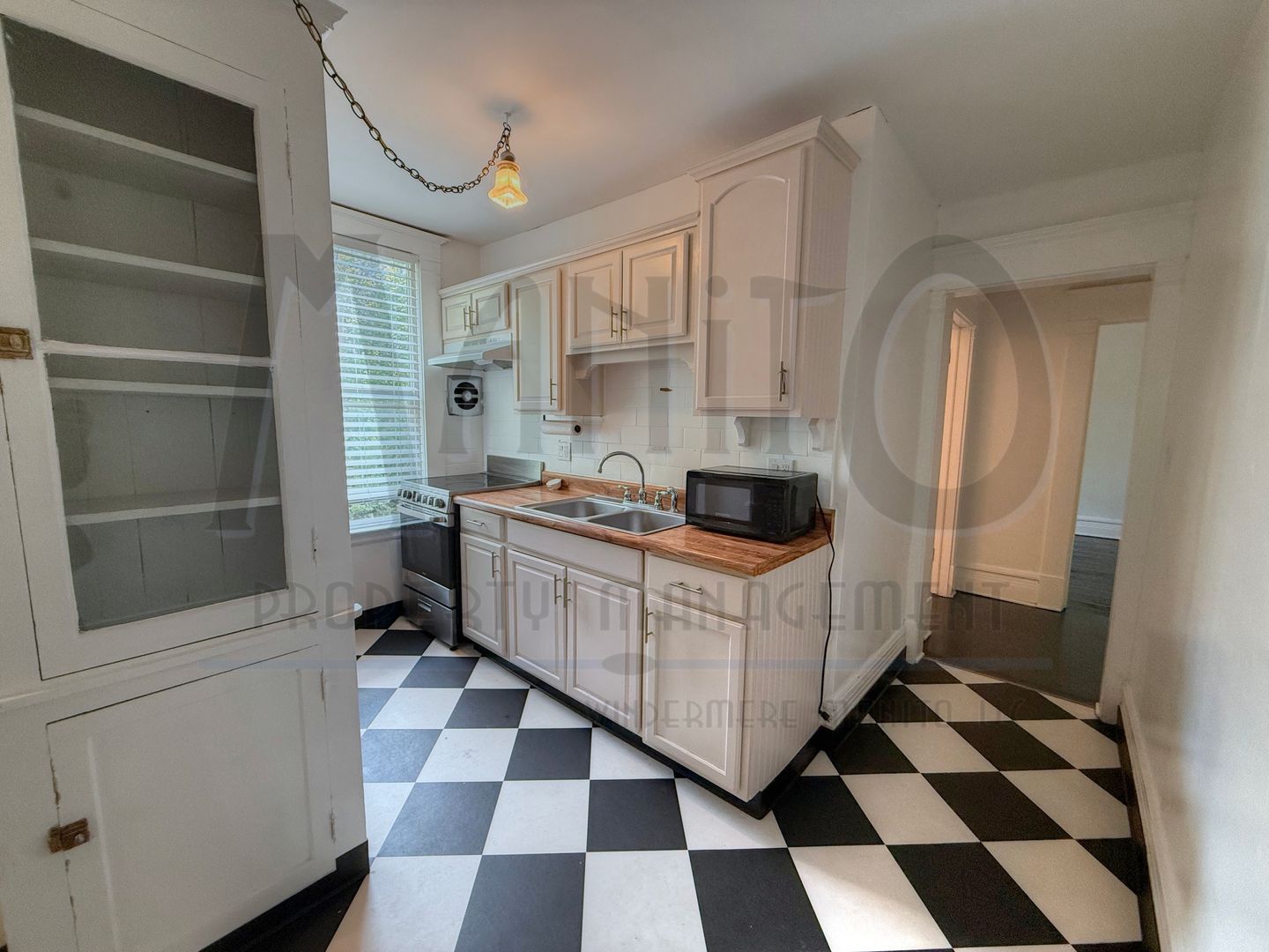 Spokane Apartment: 1023 W 6th Avenue