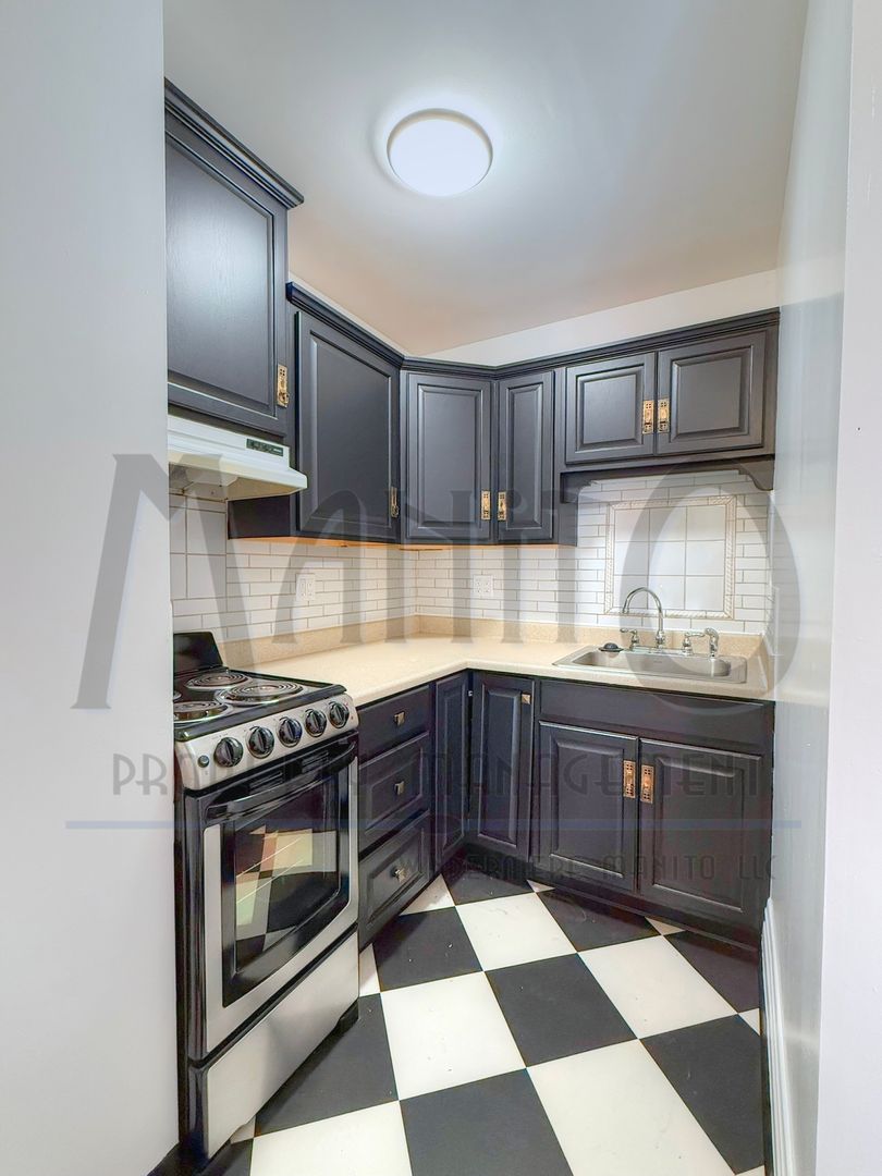 Spokane Apartment: 1023 W 6th Avenue