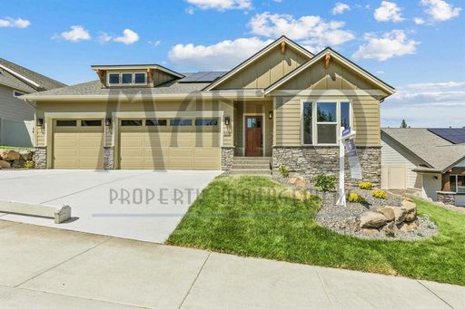 Spacious Rancher in Gated Community – photo 1
