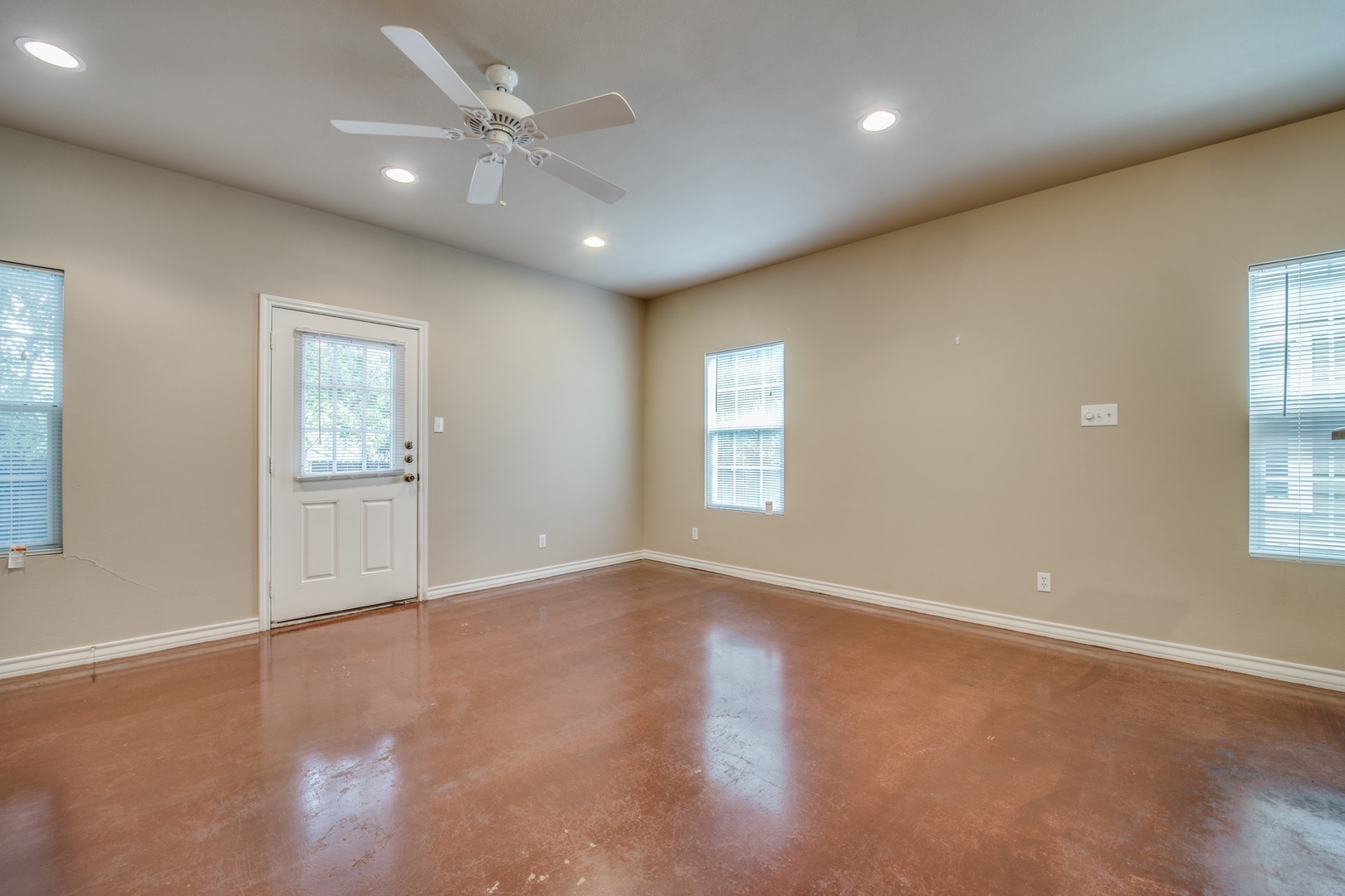 San Antonio Apartment: 7826 Kingsbury Way